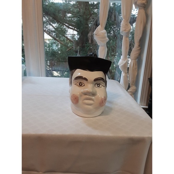 Biretta Roman Catholic Priest Pitcher, Artist Estrela Signed - Picture 3 of 8